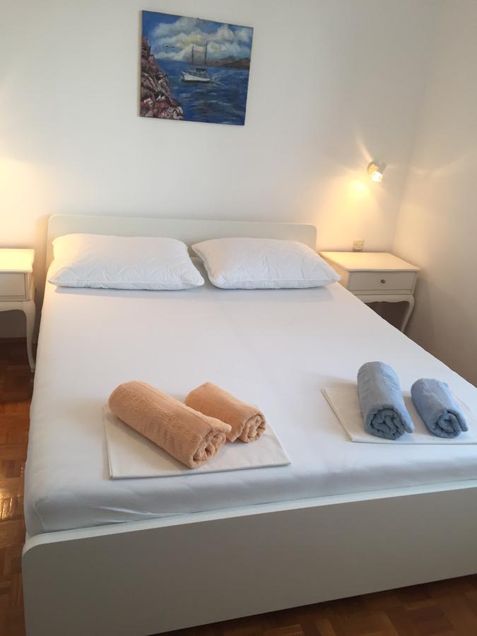 Schreng Apartments Malinska Eksteriør bilde